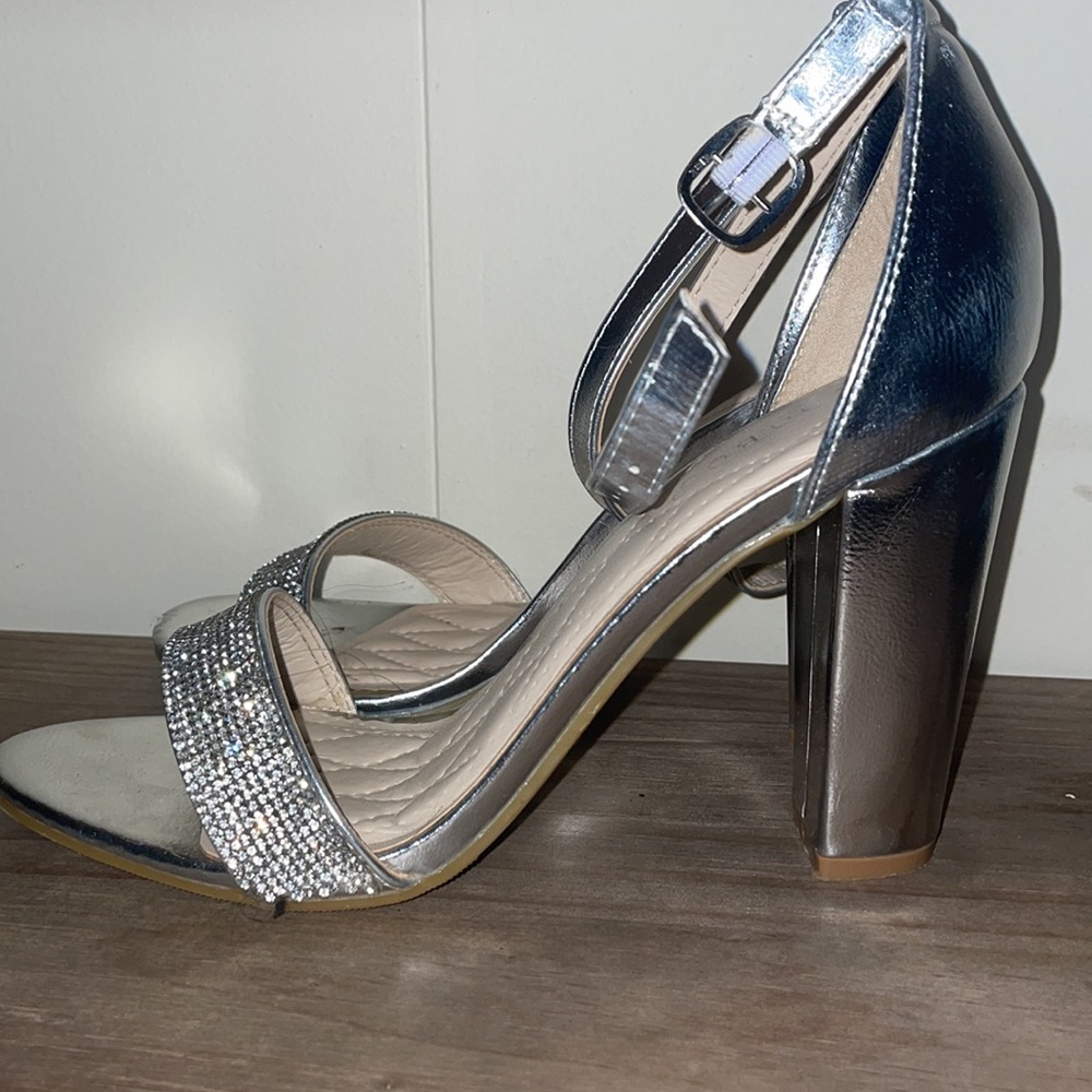 BAMBOO Women's Single Band Chunky Heel Sandal with Ankle Strap Rampage  7.5